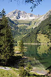 Österreich, Blick auf den Vilsalpsee - UMF000540