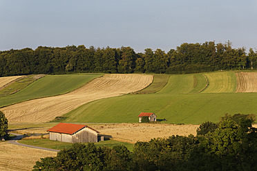 Deutschland, Bayern, Kulturlandschaft in Andechs - SIEF002874