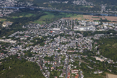 Europa, Deutschland, Rheinland-Pfalz, Blick auf die Stadt Sinzig und den Rhein - CSF015946