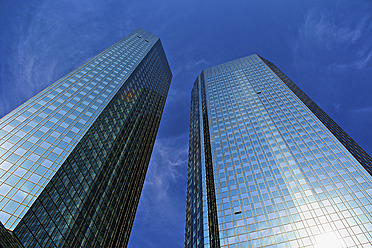 Germany, Hesse, Frankfurt, View of skyscraper - MHF000007
