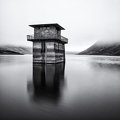 UK, Scotland, Control tower at loch turret reservoir - SMA000025