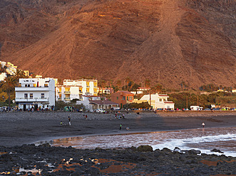 Spain, Beach in La Playa at evening light - SIEF003013