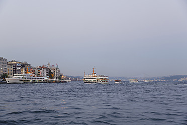 Europa, Türkei, Istanbul, Blick auf Karak und Bosporus - SIEF003068