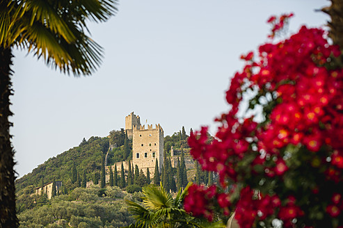 Italien, Blick auf die Burg - MIRF000510