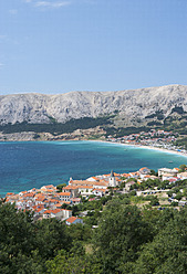 Kroatien, Blick auf die Insel Krk und die Stadt Baska - WWF002510