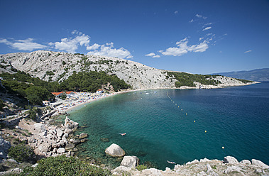 Kroatien, Blick auf den Strand Bunculuka auf der Insel Krk - WWF002527