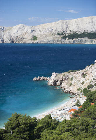 Kroatien, Blick auf den Strand Bunculuka auf der Insel Krk, lizenzfreies Stockfoto