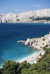 Kroatien, Blick auf den Strand Bunculuka auf der Insel Krk - WWF002529