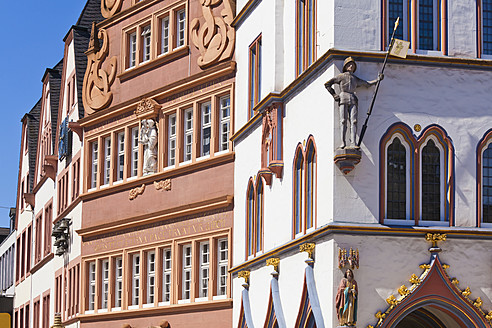 Deutschland, Rheinland Pfalz, Trier, Ansicht des Steipe-Gebäudes - WDF001349