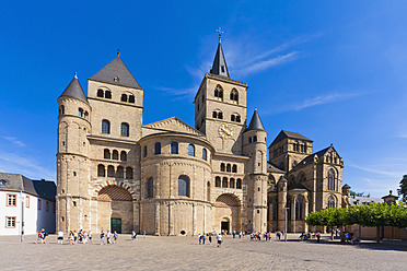 Deutschland, Rheinland Pfalz, Trier, Blick auf den Dom St. Peter - WDF001413