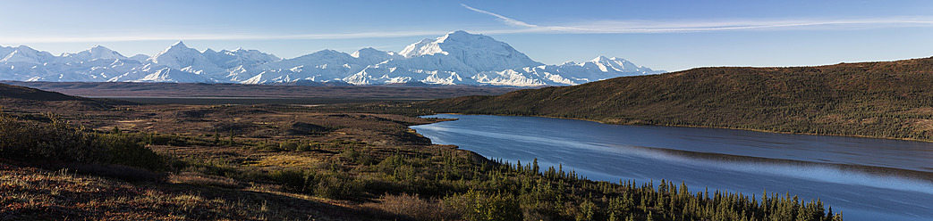 USA, Alaska, Blick auf den Mount McKinley und die Alaska Range im Denali National Park - FOF004486