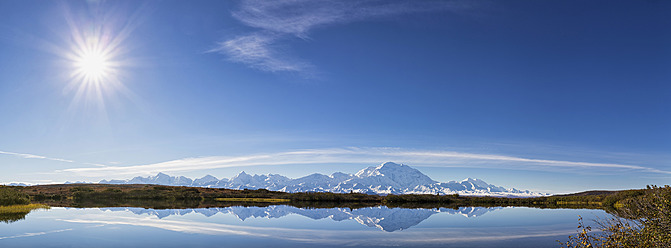 USA, Alaska, Blick auf den Mount McKinley und die Alaska Range im Denali National Park - FOF004487