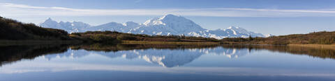 USA, Alaska, Blick auf den Mount McKinley und die Alaska Range im Denali National Park, lizenzfreies Stockfoto