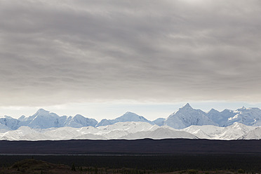 USA, Alaska, Blick auf die Alaska-Kette im Denali-Nationalpark - FOF004534