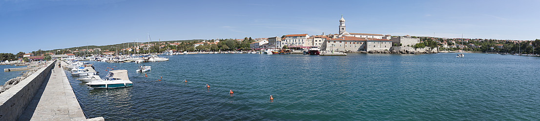 Croatia, View of Krk with Frankopan castle in background - WW002573