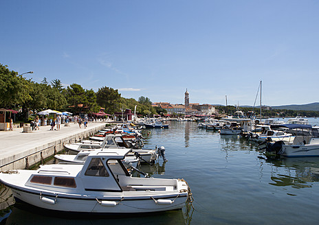 Kroatien, Krk, Ansicht des Hafens - WW002586