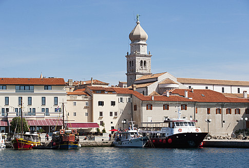 Kroatien, Krk, Blick auf Boote im Hafen - WW002589