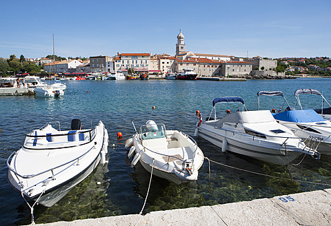 Kroatien, Krk, Blick auf Boote im Hafen - WW002591
