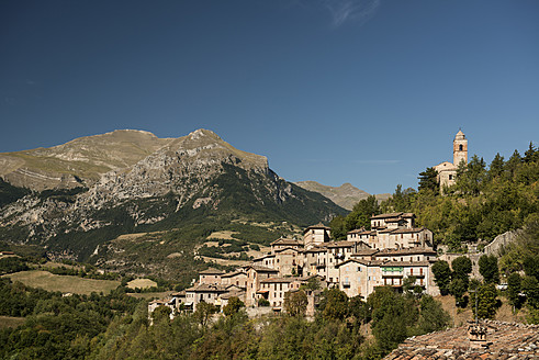 Italien, Blick auf Montefortino - KA000036