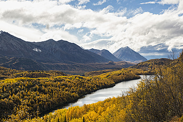 USA, Alaska, Blick auf den Long Lake - FOF004636