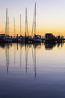 USA, Texas, Rockport Fulton Yachthafen in Sunet - ABA000639