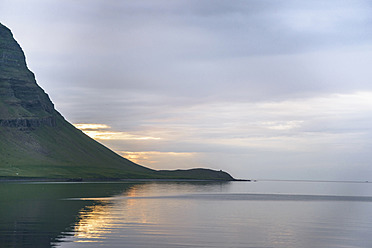 Sonnenuntergang am Grundarfjordur in Island - HL000017