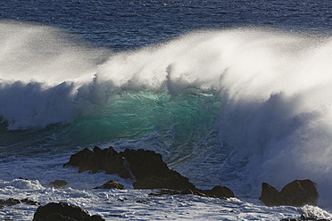 Spanien, Wellenbrecher auf La Gomera - SIEF003095