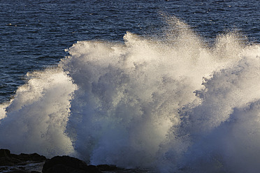 Spain, Breaking of waves at La Gomera - SIEF003103