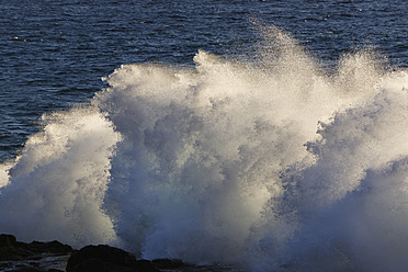 Spanien, Wellenbrecher auf La Gomera - SIEF003103