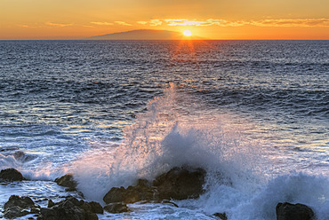 Spanien, Blick auf die Insel Hierro bei Sonnenuntergang - SIE003111