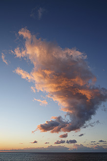 Spanien, Wolken im Abendlicht auf La Gomera - SIEF003109
