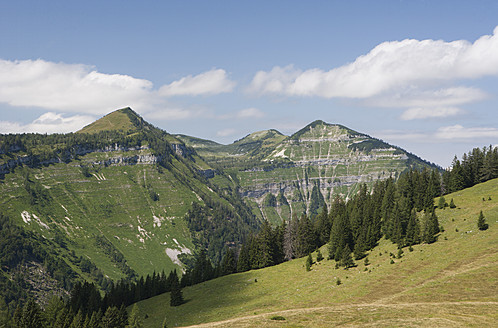Österreich, Blick auf die Postalm, im Hintergrund die Osterhorngruppe - WW002615