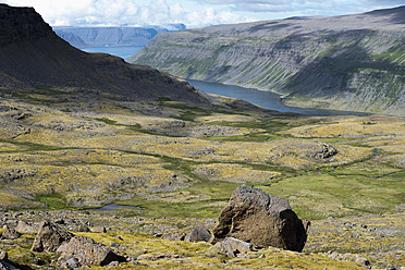 Island, Westfjorde, Blick auf die Küstenlinie - HL000022