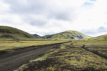 Iceland, Road through highland - HL000027