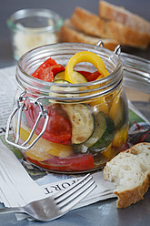 Gebratener Zucchini-Paprika-Salat im Glas - EVGF000026