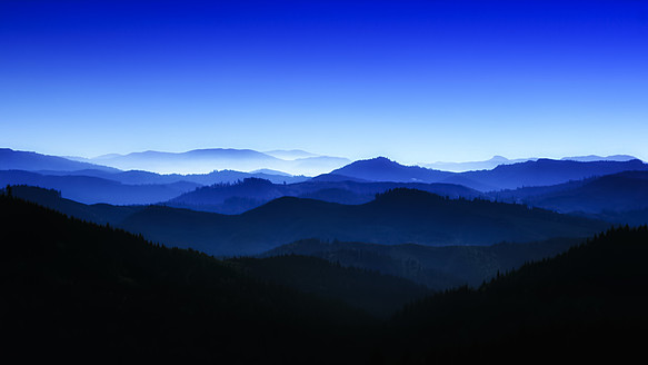USA, Oregan, Blick auf blaue Berge - SMAF000083