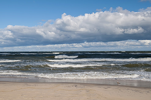 Polen, Blick auf die Ostsee im Herbst bei Sarbinowo - BFRF000139