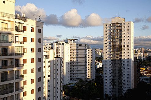 Brasilien, Sao Paulo, Blick auf Wohnhäuser - NDF000313