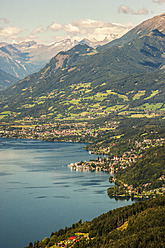 Österreich, Kärnten, Blick auf den Millstatter See mit Millstadt und Seeboden - HH004323