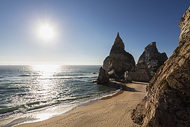 Portugal, Blick auf Praia da Ursa - FOF004695