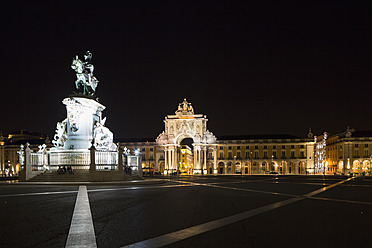 Portugal, Lissabon, Statue von König José I. am Praca do Comercio - FO004762