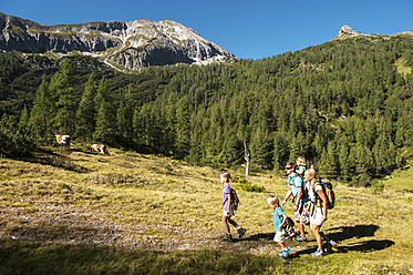 Austria, Salzburg, Family walking on mountains at Altenmarkt Zauchensee - HHF004381