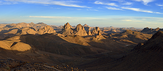 Algeria, View of Hoggar Mountains with volcanic rocks - ESF000216