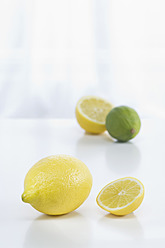 Frische Zitrone und Limette, Nahaufnahme - ASF004836