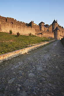 Frankreich, Blick auf Carcassonne - GWF002135