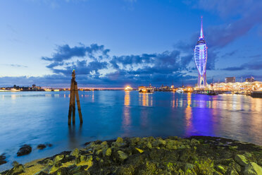 England, Hampshire, Portsmouth, Blick auf den Spinnaker Tower am Gunwharf Quays - WD001481