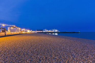 England, Hampshire, Portsmouth, Blick auf den Strand am South Parade Pier - WDF001520