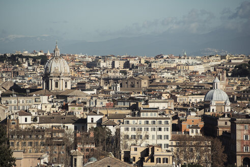 Italien, Rom, Blick auf die Stadt Janiculum - KAF000066