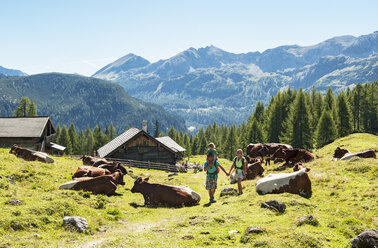 Austria, Salzburg Country, Family hiking at Altenmarkt Zauchensee - HHF004403