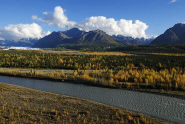 USA, Alaska, Blick auf das Matanuska-Tal, den Gletscher und die Chugach-Berge - ESF000246